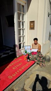 Surrealistin Michaela de Luxe Milchstraße 11