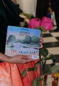 michaela_de_luxe_ausstellung_hamburg_milchstrasse 11 Lyra Buntstiffte